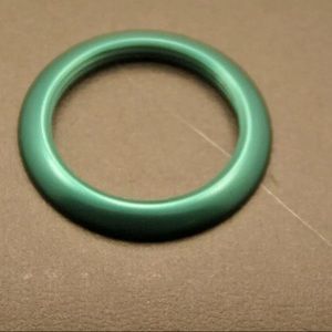 Gucci metal bezel in medium green metal